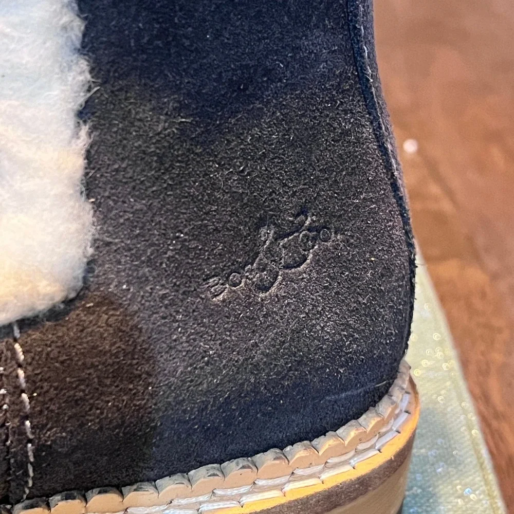 Bos. & Co. Aurora Ankle Chelsea Boots Gray Suede Lug Sole Size 37 US 6-6.5 - Picture 5 of 10